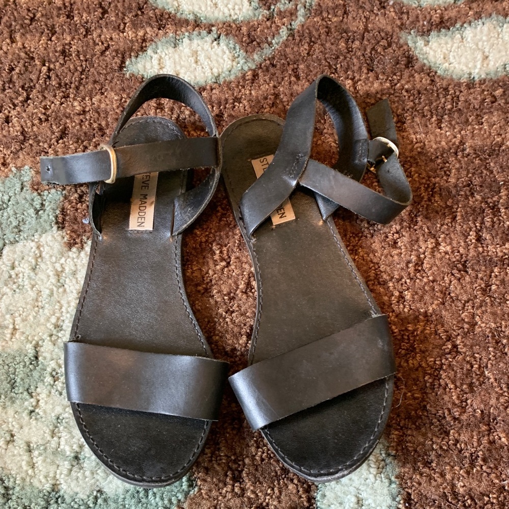 Black ankle strap sandales